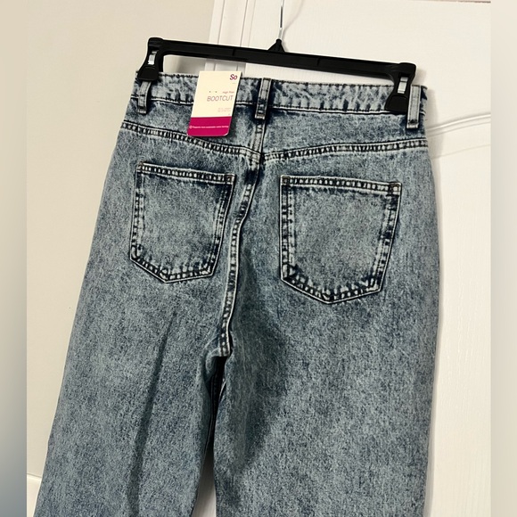 SO | NWT light washed high rise boot cut jeans - 9 juniors - Picture 4 of 8